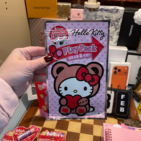 Hello kitty bundle - Picture 10 of 13